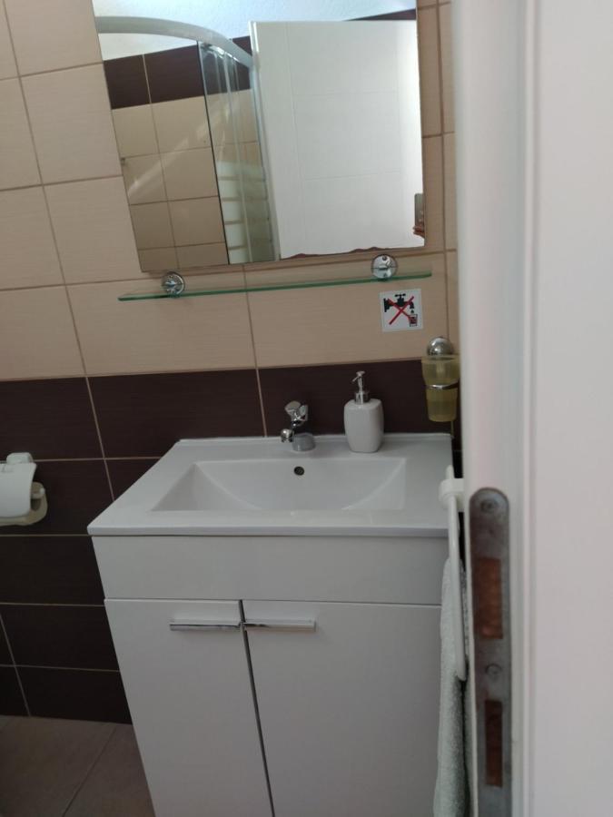 Apartmani Ruza Vir Exterior foto
